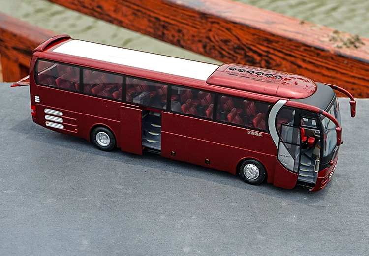 Original 1:42 Diecast Model for Yutong Man Lion\'s Star Bus Alloy Toy Car Miniature Collection Gifts Zk6120r41 Bus Model for Chri