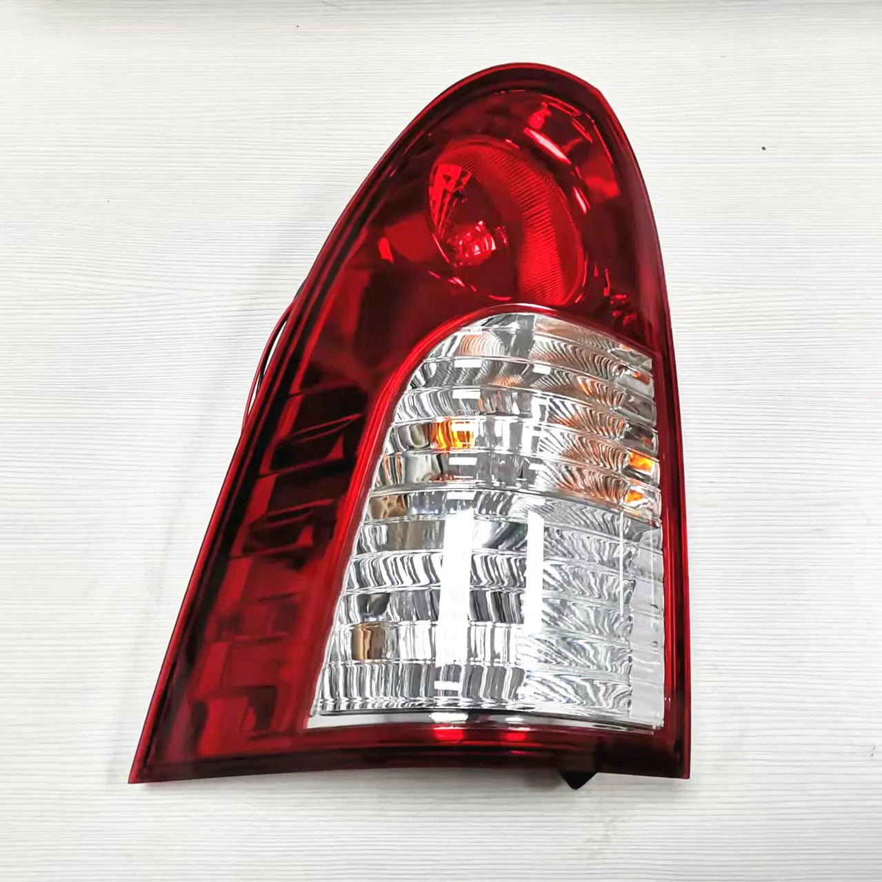 8360132003  8360232003 Rear Tail Light Brake Taillight Stop Lights Parking Lamp  For Ssangyong Actyon Sports 2006-2011