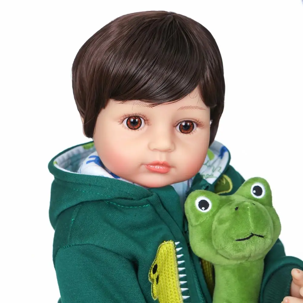 Muñeca NPK de silicona de cuerpo completo para niño pequeño, ropa verde Original, juguete de baño Flexible de tacto suave para niños, 55CM