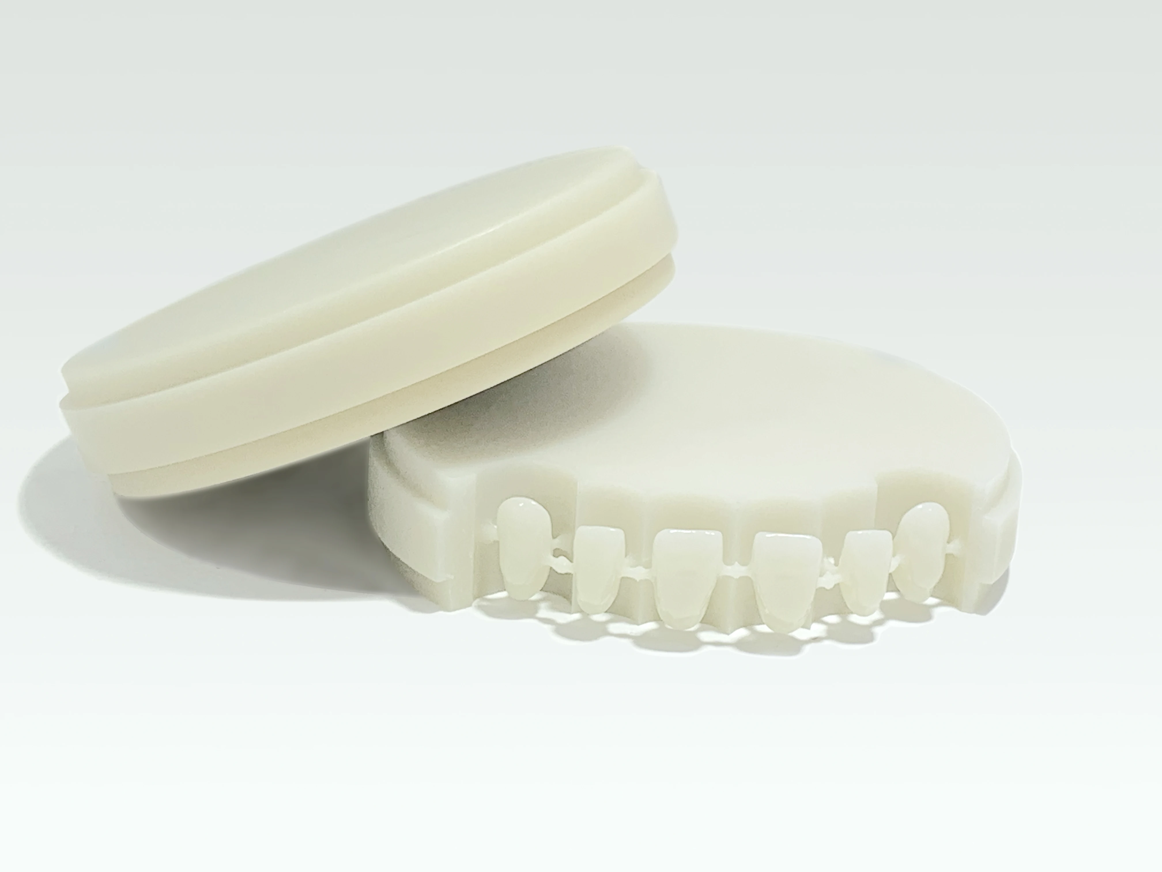 Yilink Dental Monolayer PMMA  98MM Dentist Material For Fully Or Partially Temporary Crowns And Bridges With Open CAD/CAM System