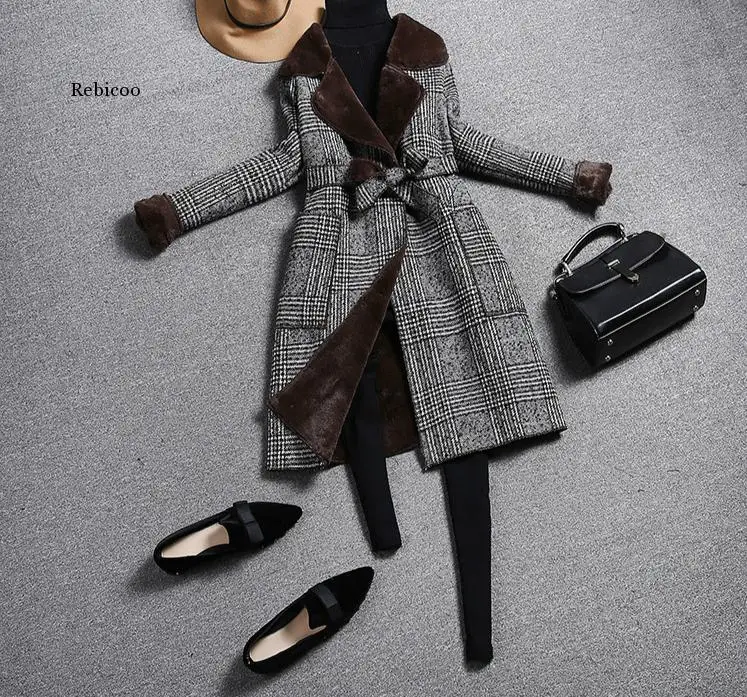 Women Slim Belt Turndown Collar Coats Fashion Vintage Plaid Wool Coat Ladies Korean Autumn Winter Warm Faux Wool Liner Outerwear