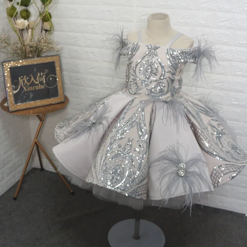 Robes brodées argentées pour bébés filles, vêtements pour enfants en bas âge, robe de fête d'anniversaire pour enfants, plumes de satin, nouveau, 1 T, 2T, 4 T, 8 T, 12T