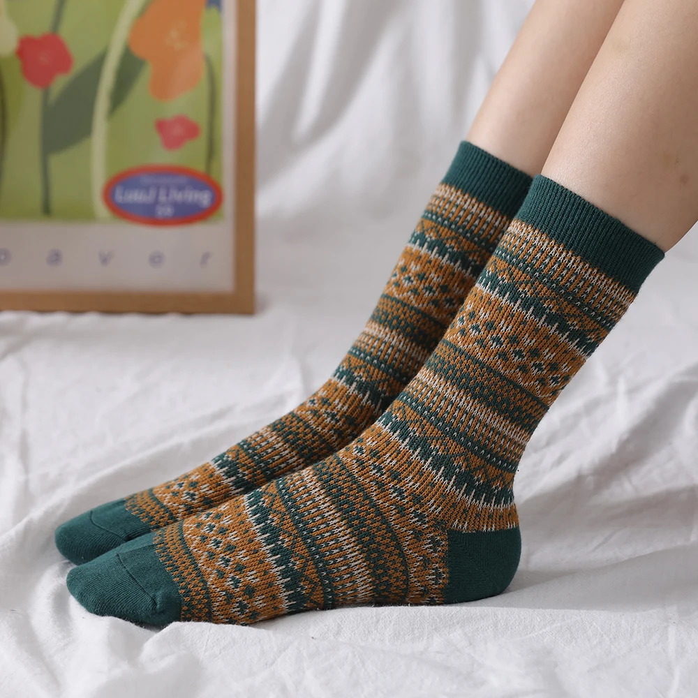 1 Pair Women Socks Spring Autumn Retro Style Men Couple Cotton Socks National Style Stripes Pattern Solid Color Socks