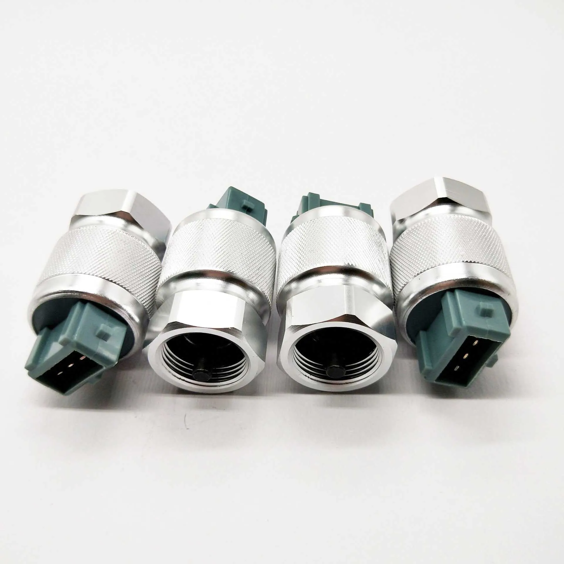 

SMD 10PCS Odometer Sensor Auto Parts Car Spare Parts 1700201180 for GEELY SMA7188E3 Hot