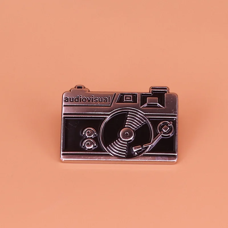 P5341 Dongmanli Retro Camera Hard Enamel Pins Badge Backpack Collar Lapel Women Men Cute Jewelry