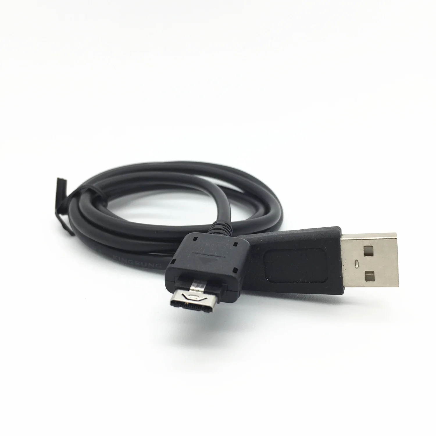 Dane USB kabel synchronizujący i ładujący do LG KP501 Cookie / KP502 / KP550 Rip Curl / KS10 / KS20 KS360 Etna /KS365 / KS500 / KT520 /KT610