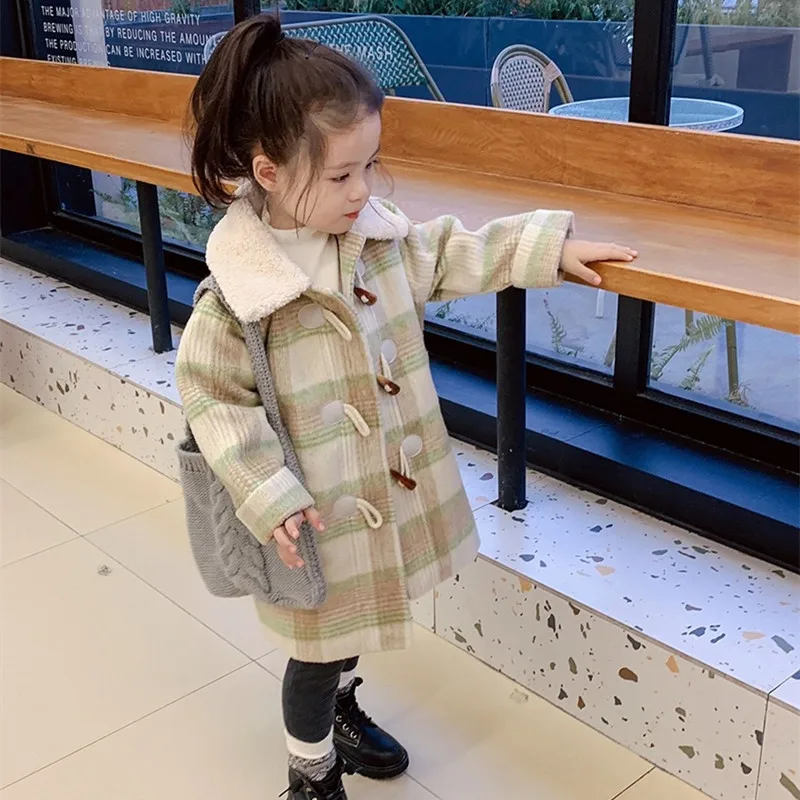 

DFXD Новое поступление зимние Клетчатые Шерстяные Пальто для маленьких девочек длинная верхняя одежда с пуговицами из рога хлопковое толстое пальто Одежда для девочек 2-7 лет