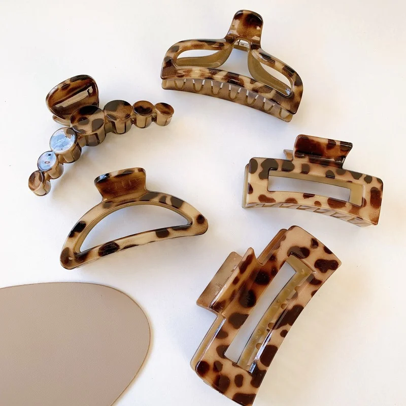 French retro leopard shark clip cross clip grabbing clip for bathing back of head clip elegant plate hairpin temperament female