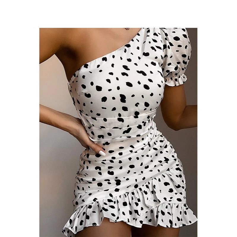 Black and white polka dot dress one-shoulder short-sleeved ruffle summer dress ladies wrinkle mini beach dress