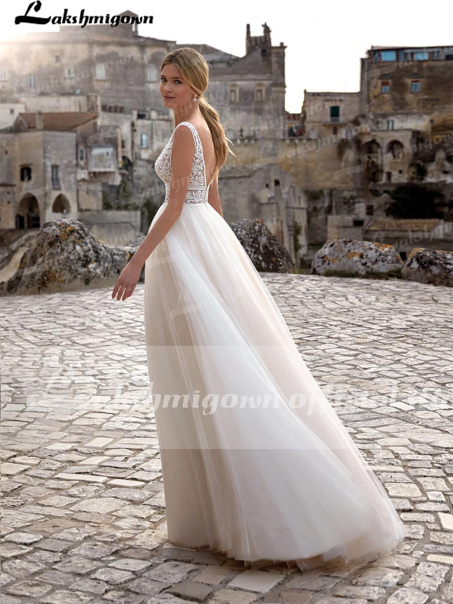 Customized Summer Beach A-Line Princess Wedding Dresses boho chic lace V-neckline White Bridal Gown Abito da sposa