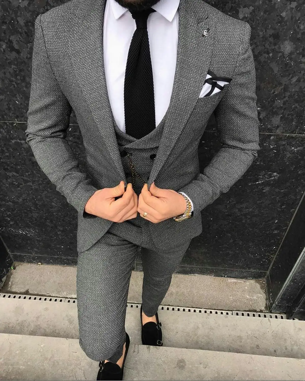 High Quality Groomsmen Wedding Tuxedos Peaked Lapel Groom Mens Suits Slim Fit Man Jacket Blazer Suit (Jacket+Vest+Pants)