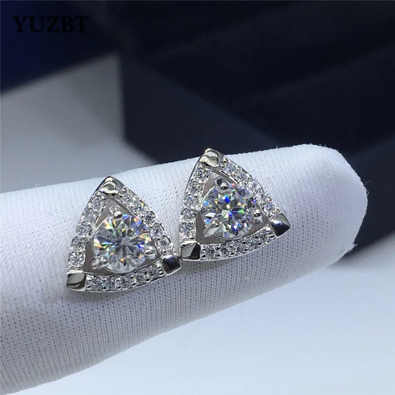 YUZBT PT950 Platinum 10K White Gold 0.5ct Total 1 ct Excellent Cut Diamond Tester Past D Color Moissanite Triangle Stud Earrings