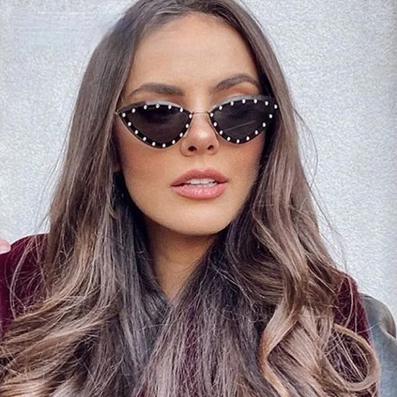 Lunettes de soleil œil de chat triangle pour femmes, alliage, sans monture, cristal, brillant, unique, élégant, vert, biscuits, nuances, nouveau,