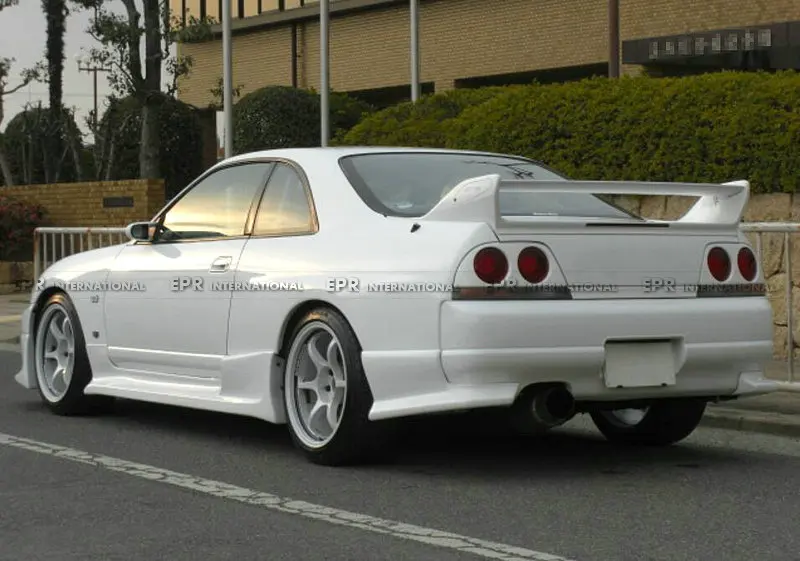 

Fiber Glass Rear Bumper Spats For Skyline R33 GTR Top Secret