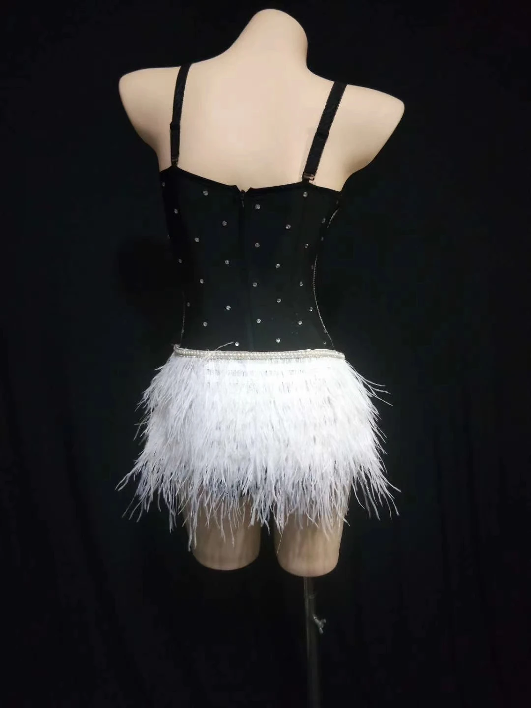 เซ็กซี่Feather Hem Rhinestoneบอดี้สูทผู้หญิงสปาเก็ตตี้สายคล้องคอคริสตัลJumpsuitไนท์คลับPole Dance Leotardเครื่องแต่งกาย