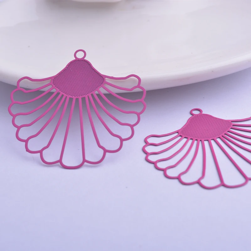 30 Stück AB5017 38*40mm fächerförmige Charms, hohle Blumenanhänger für DIY-Schmuckherstellung – Detail 4