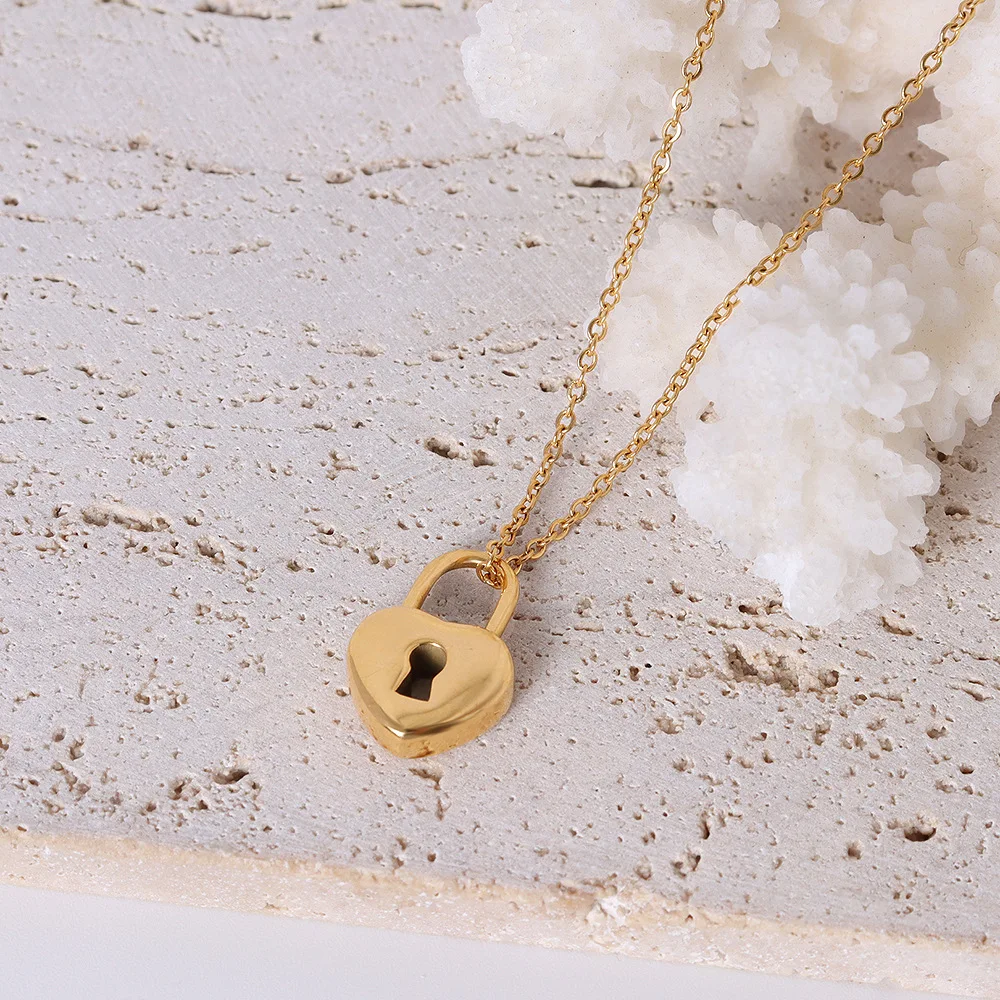 PVD 18K Gold Plated Stainless Steel Cute Small Heart Lock Key Pendant Necklaces for Women Girl Fashion Stackable Jewelry Gift