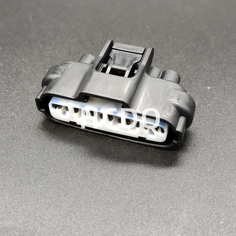 

The original 90980-11858 6PIN Female automobile connector plug shell and connector are supplied from stock