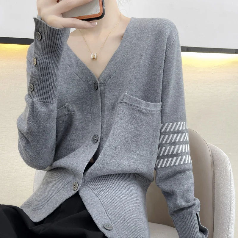 2021 fashion women's TB cardigan cashmere cardigan ladies V-neck cardigan sweater sleeves four-bar cashmere sweater