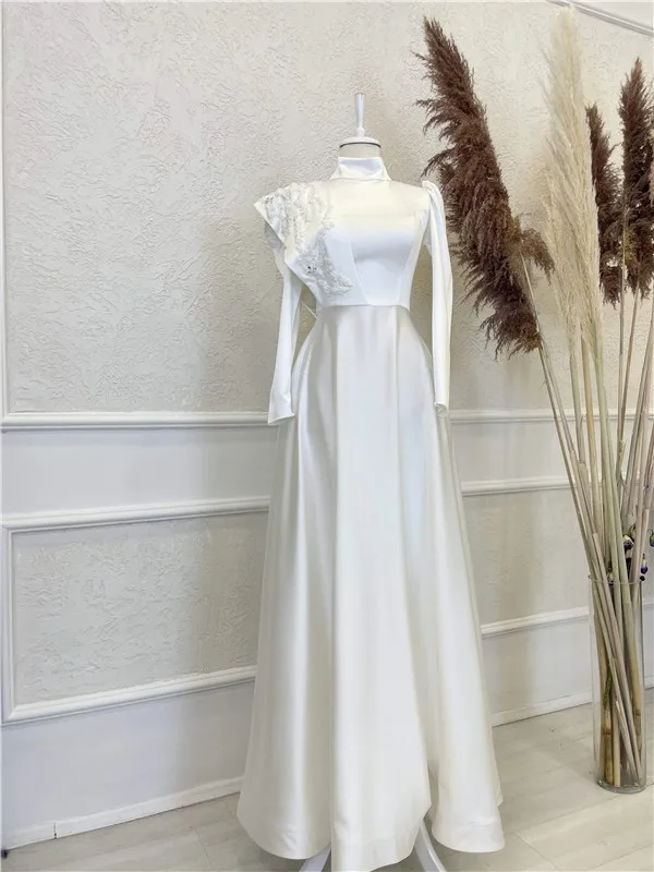 

Satin Appliques Long Sleeve Muslim Wedding Dresses for Bride High Neck Arabic Dubai Wedding Bridal Gowns Robe De Mariage