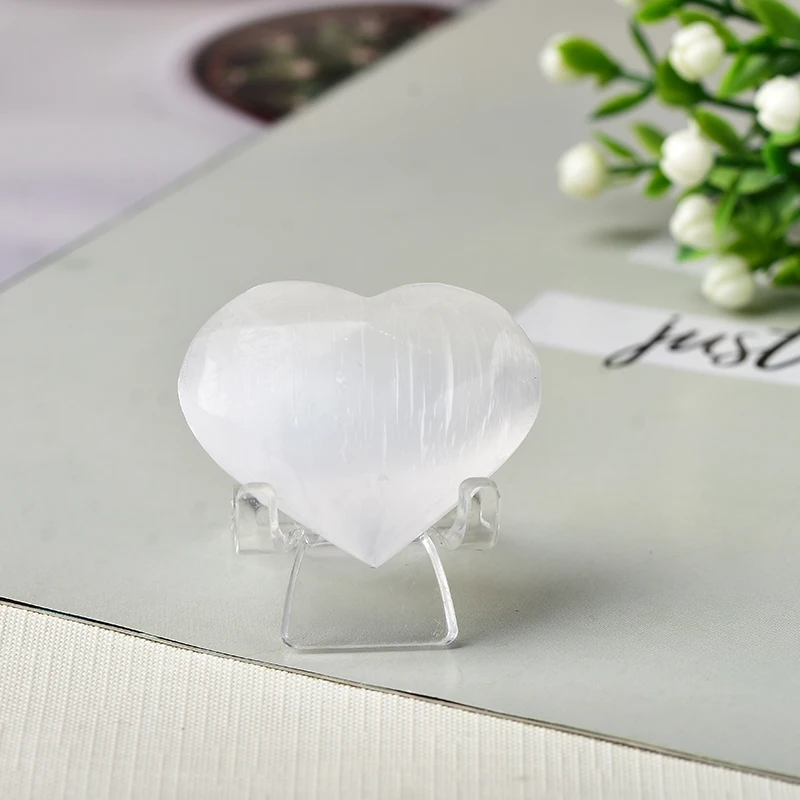 100% Natural White Selenite Cat Eye Gypsum Hand Carved Gypsum Heart Crystal Healing Stone For Home Decor Carved Hearts For Gift