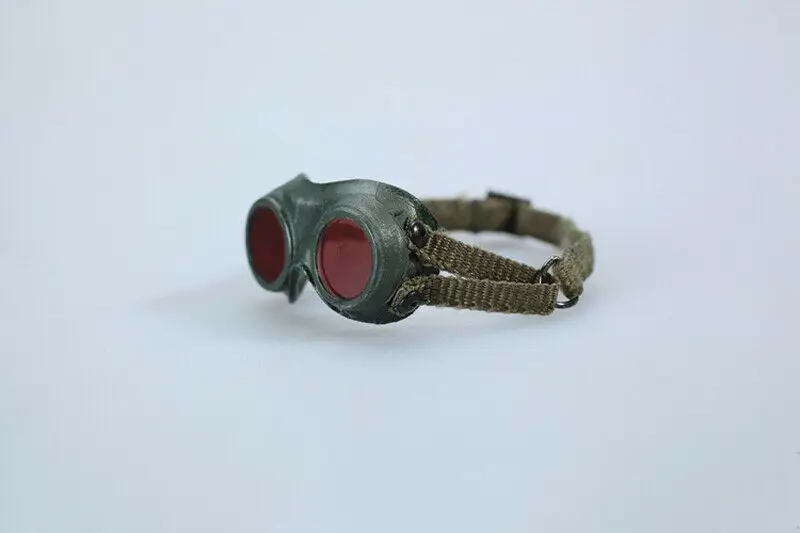 

D80149 1/6th WWII German Red Goggles Model for 12"