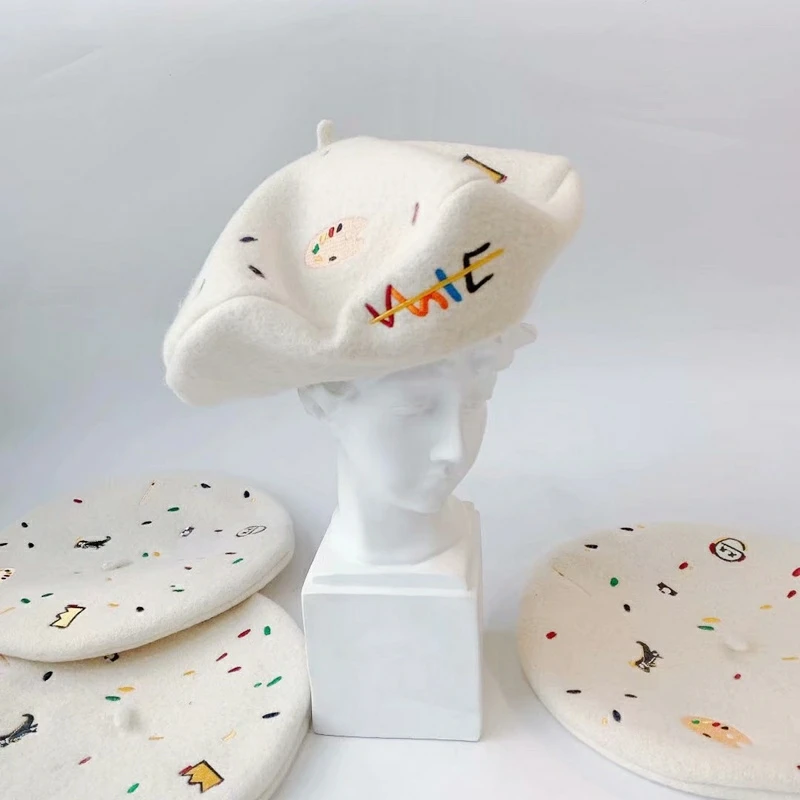 2024 Korean Autumn And Winter New Cute And Childlike Embroidered Wool Beret Artist Hat Artistic All-match Retro Painter Hat