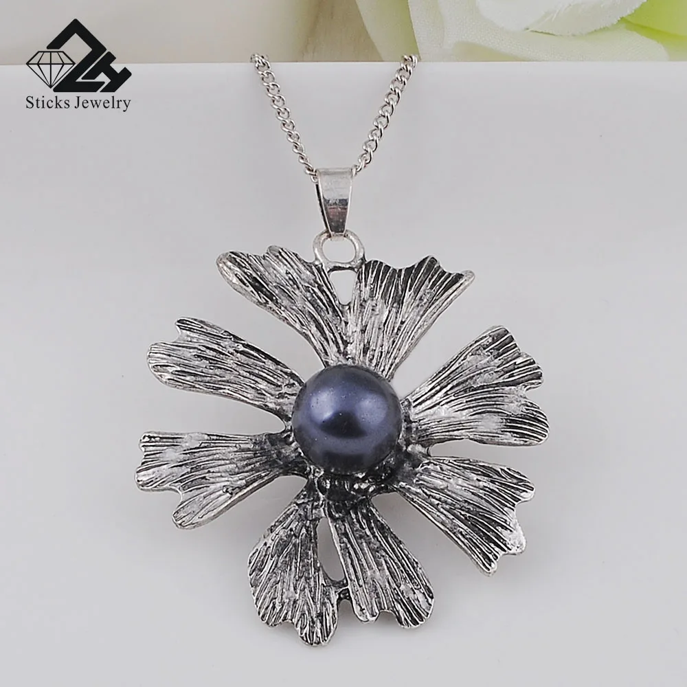 Fashion Alloy Classic Pearl Pendant Petal Drop Necklace Wholesale