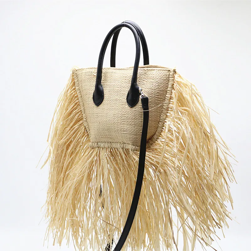 The new raffia woven bag shoulder slanting straw bag 2024 new high quality tassel bag, straw handbag for women,