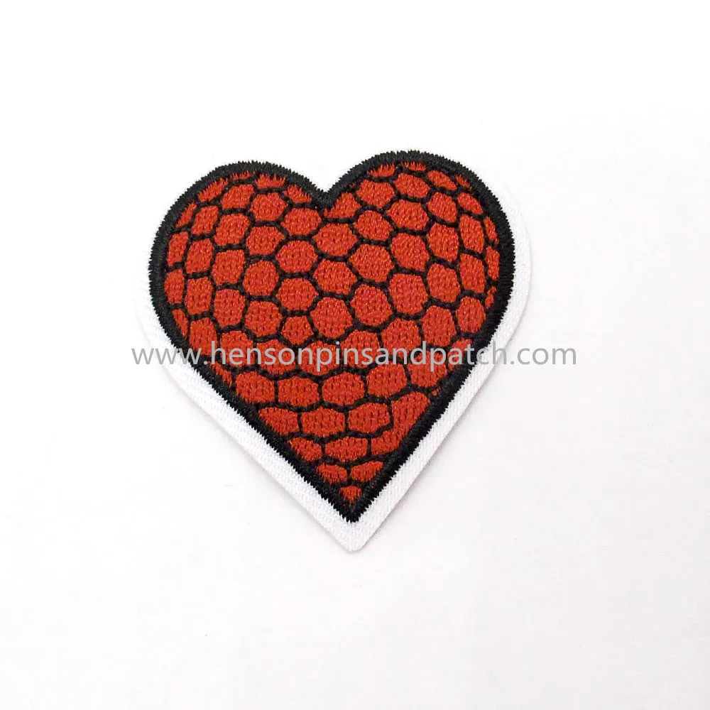 

5*4.7cm Retail and stock red heart embroidery cloth patch