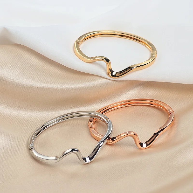 High Quality Trendy Classic Cuff Bangles For Women Rose Gold Color Charming Geometric Irregular Ripple Opening Bangle Bracelet