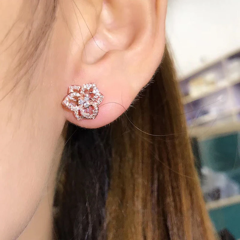 Huitan Romantic Women\'s Flower Earrings Silver Color/Rose Gold Color Available Holiday Stud Earrings Party Fashion Jewelry Gifts