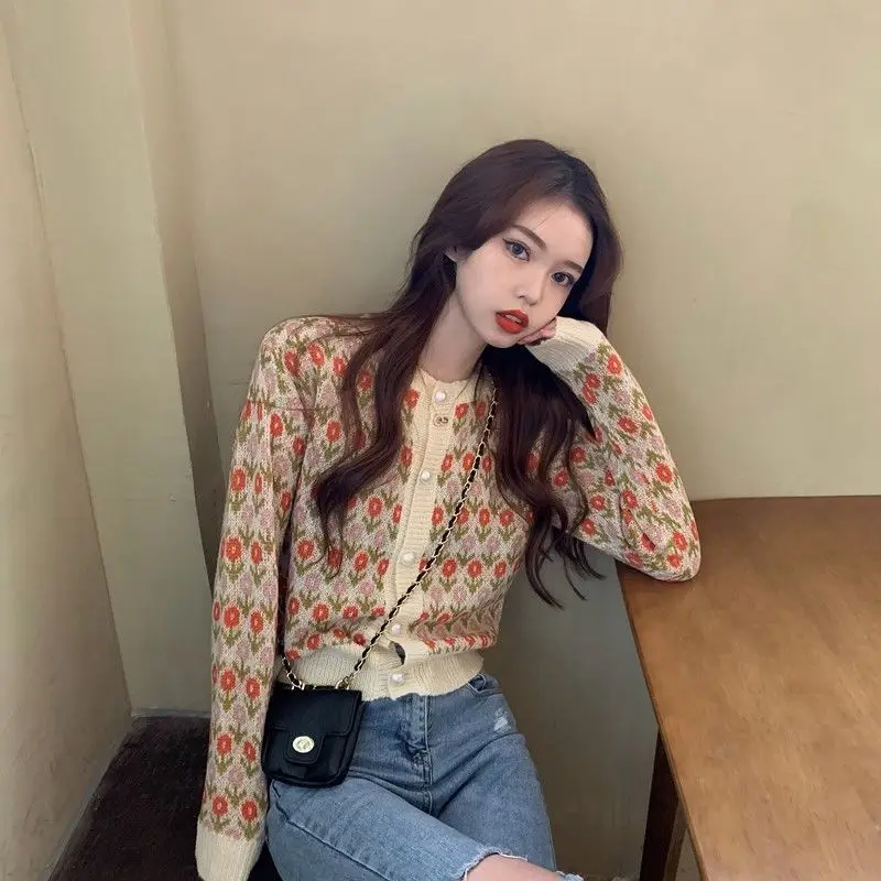 Woman Sweaters Femme Chandails Autumn and Winter Slim-Fit Knitted Cardigan Embroidery Floral Fresh Sweater Pull Hiver