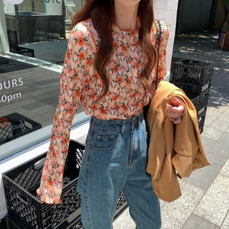 T-shirts Women Floral Vintage Long Sleeve Basic Chic All-match Tee Folds O-neck Female Retro Tops Spring Autumn Chiffon Popular