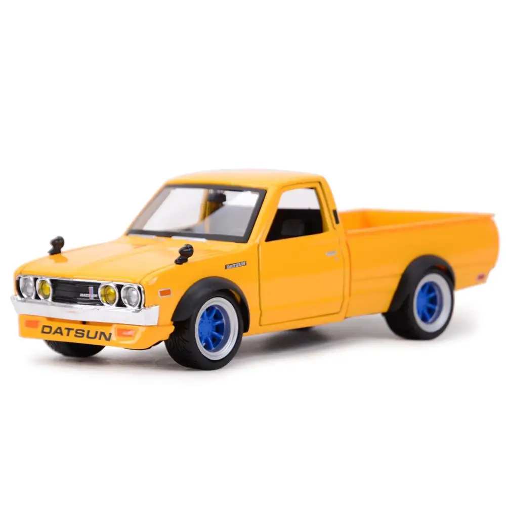 

Maisto 1:24 1973 Datsun 620 Палочки-статический Литой Транспортных средств Коллекционная модель автомобиля игрушки