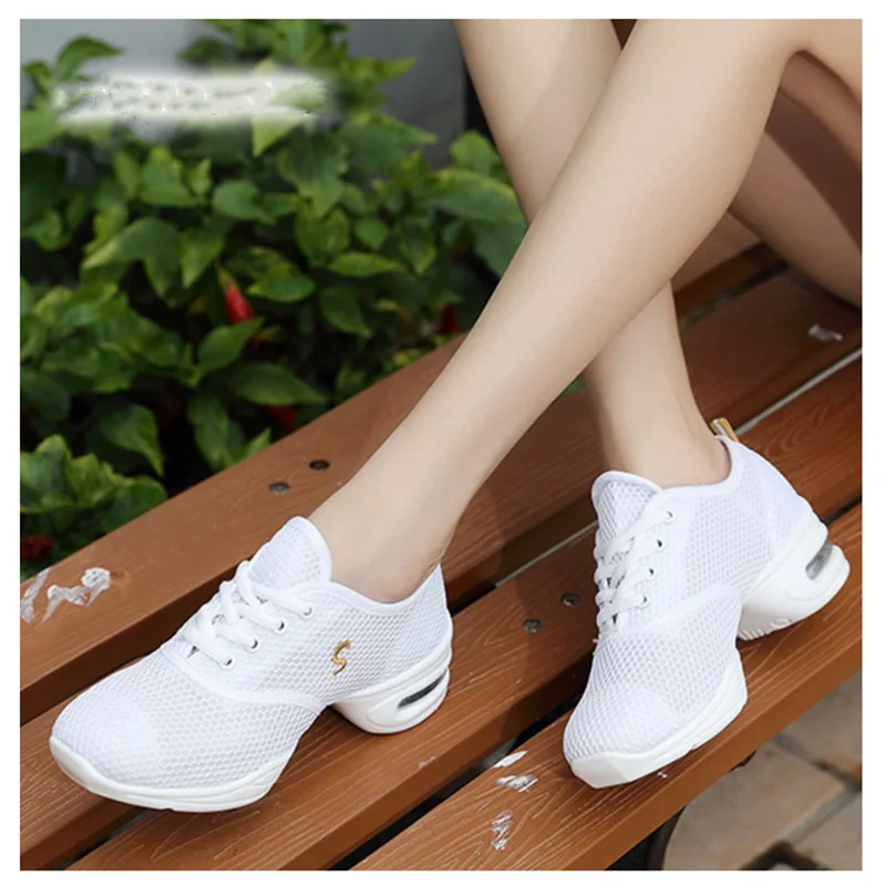 Moderne Jazz Tanz Turnschuhe Frauen Atmungsaktive Mesh Spitze Up Tanzen Praxis Schuhe Dämpfung Leichte Fitness Trainer