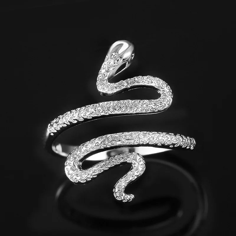 Huitan Creative Curved Snake Rings Women Silver Color Stylish Girl Party Accessories Punk Rings Fancy Gift Female Animal Jewelry