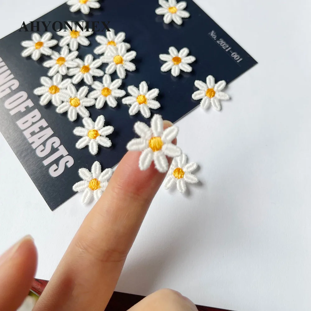 20pcs, 50pcs Mini Daisies Flower Patch Embroidered Sew on Patches for Clothing Applique DIY Hairclip Stickers On Clothes