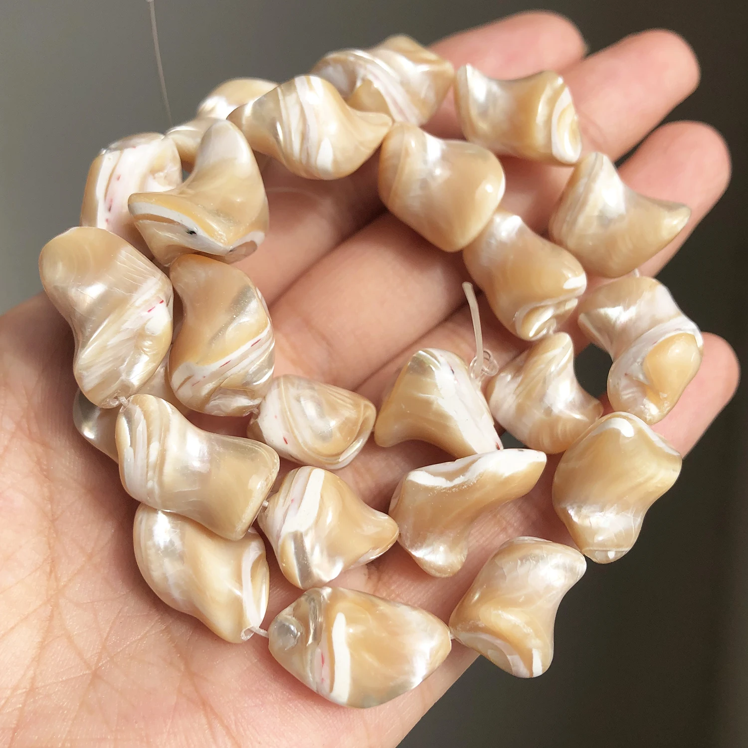 Natural Mother of Pearl Shell Beads White Beige Love Heart Oval Star Round Freshwater Shell Bead For DIY Jewelry Making Bracelet