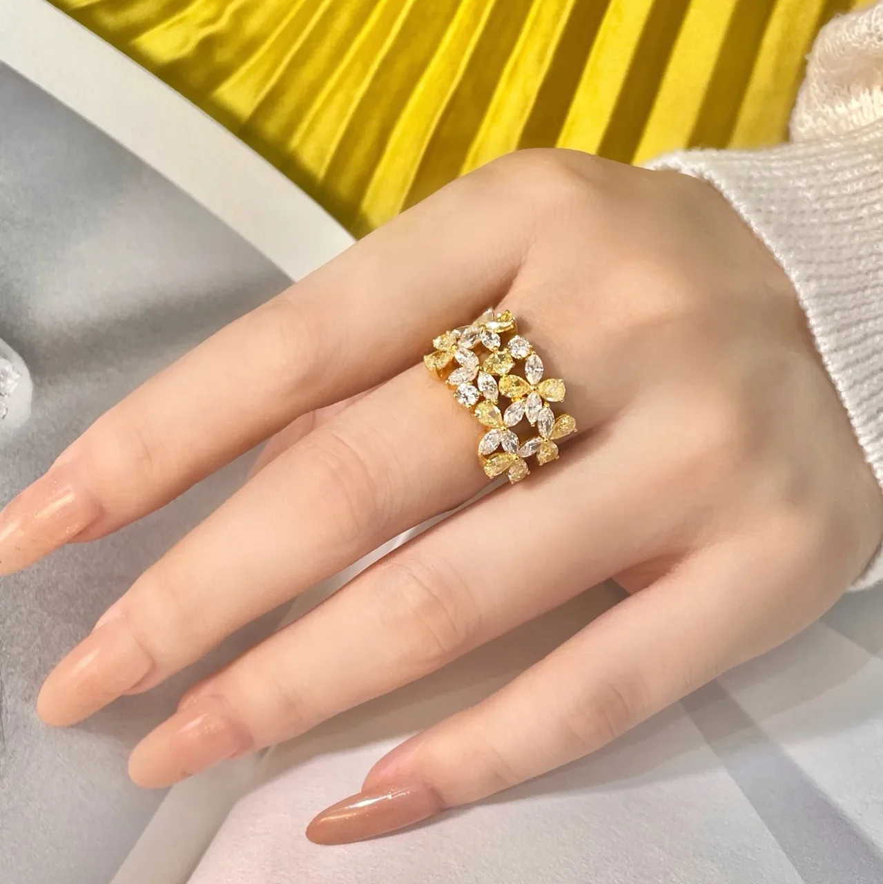 Luxury Sparkling Yellow Zircon Engagement Wedding Rings for Women Group Setting Crystal Delicate Ring Female Elegant Jewelry