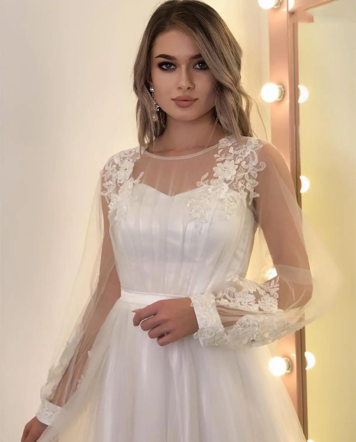 Langarm Hochzeit Kleid Spitze Appliques Bodenlangen Brautkleider Oansatz Eleganten Falten Tüll Charming Graceful Robe De Mariee