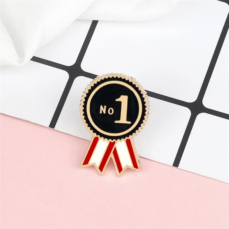Creative No.1 Badge Winner Symbol Brooch Denim Cloth Lapel Pins Custom Metal Enamel Pin Fashion Jewelry Gift for Student Friends