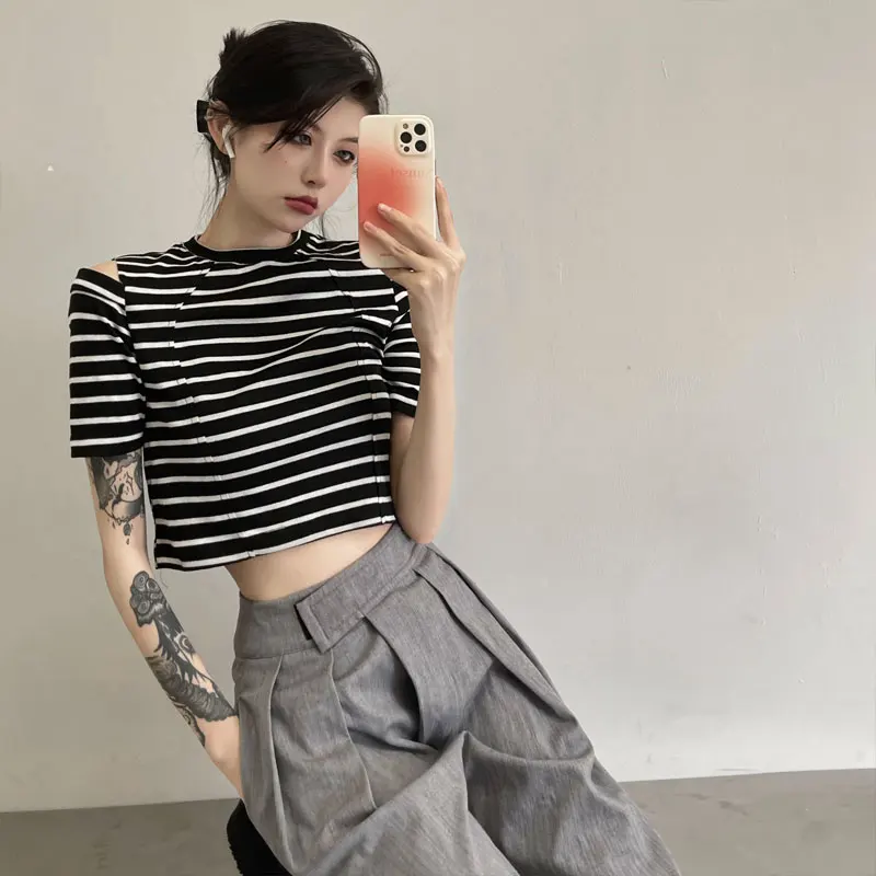 Korean Summer New Harajuku Sexy Hot Girl T-Shirt For Female Vintage Striped Strapless Design Short Sleeve Loose Casual Short Tee