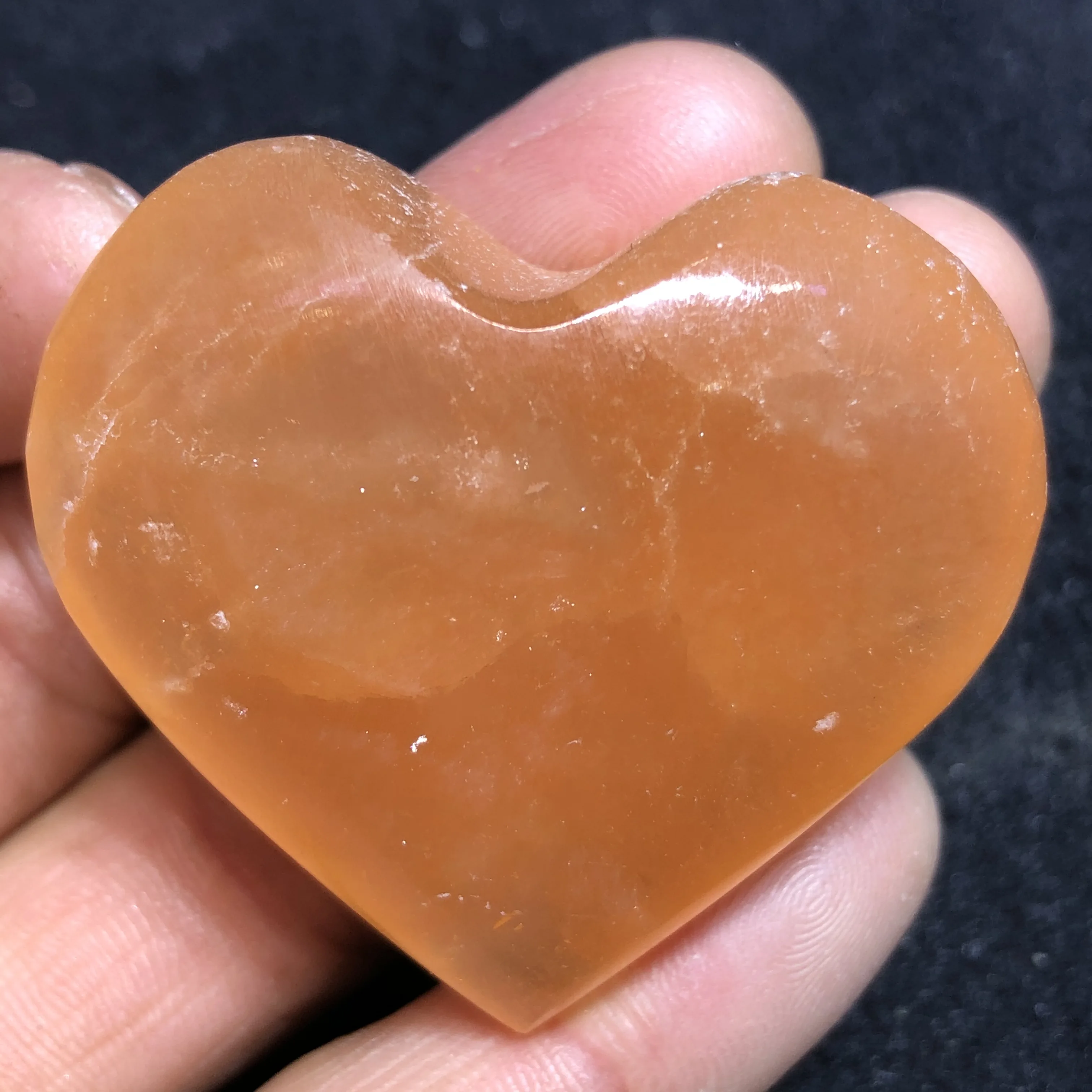 Pretty natural orange gypsum stone heart reiki healing love crystal saint valentine's gift for lover wholesale