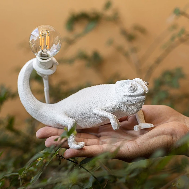 

Nordic Lizard Night Light Modern Cute LED Resin Animal Chameleon Table Lamp Bedroom Desk Lamps Home Deco Stand Light Fixtures