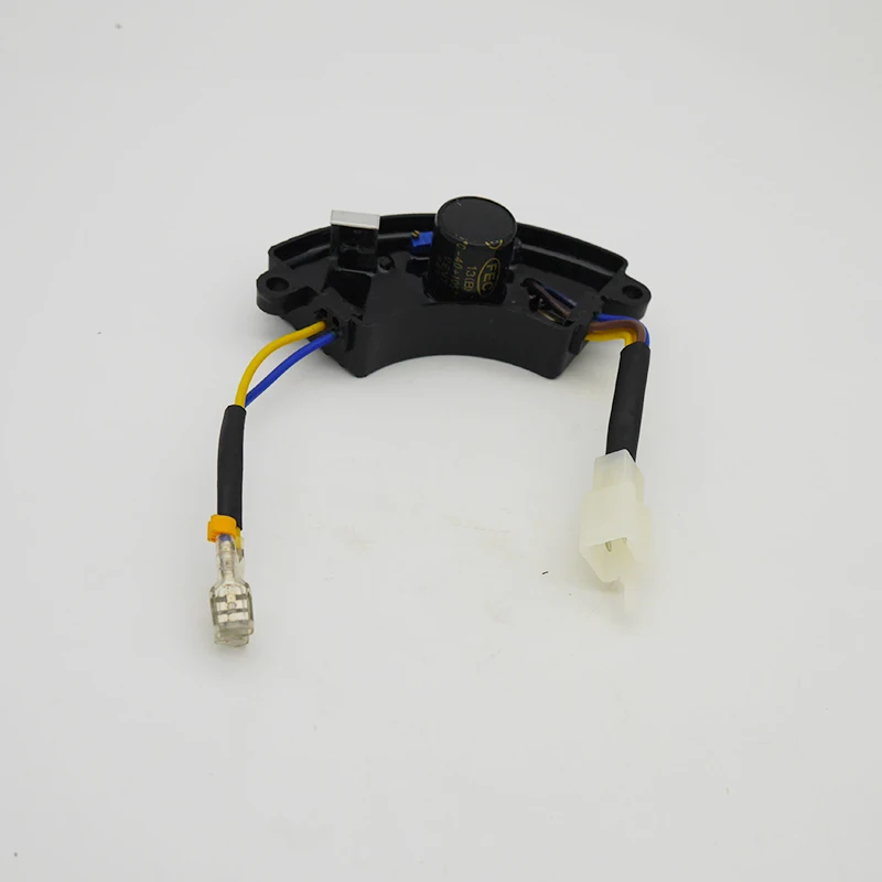 2KW 2.5KW 2.8KW 3KW อัตโนมัติแรงดันไฟฟ้า Regulator สำหรับ HONDA GX160 GX200 2200 2600 220UF 250V เฟสเดียว AVR เครื่องกำเนิดไฟฟ้า