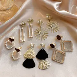 Vintage Golden Minimalist Rhinestone Clip on Hoop Earrings Non Pierced Cute Earrings for Women Trend Jewelry Gift