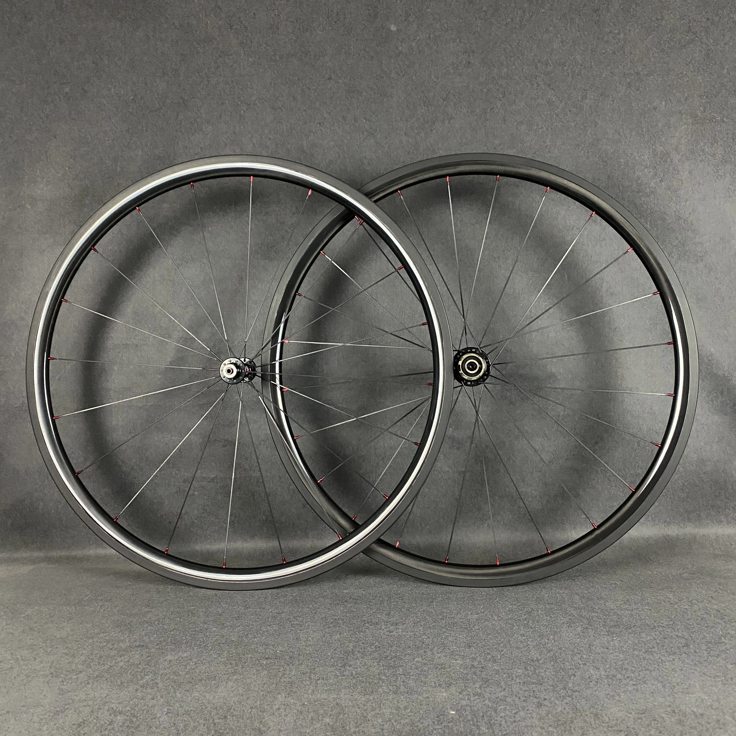 

700C Road Bike Carbon Fiber Wheelset 38mm Depth 23/25mm Width Clincher/Tubular/Tubeless Can Be Customized