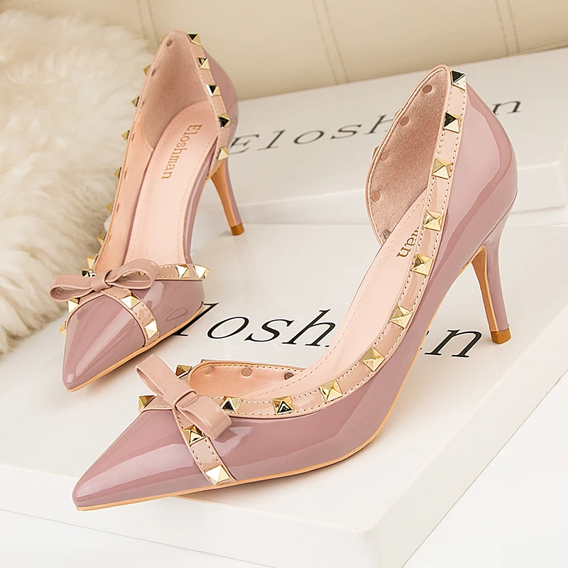 

Luxury Designer Women's High Heels Rivet Pointed Toe Shallow Mouth 7cm Thin Heels Wedding Shoes Plus Size 41 Zapatos De Mujer