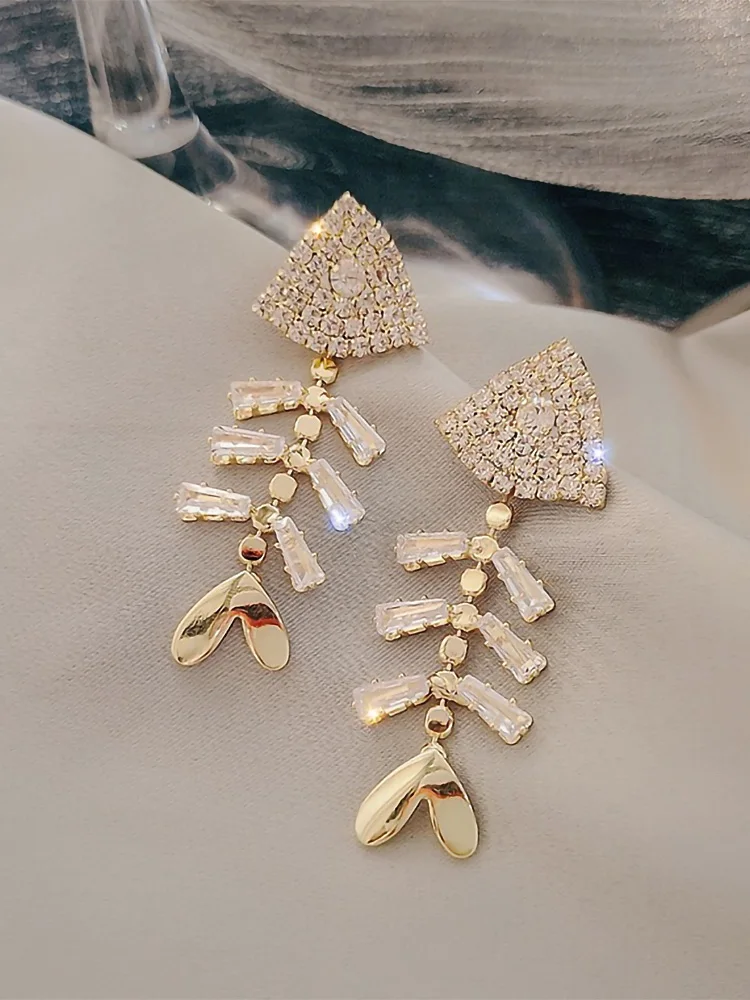 Full Rhinestone Fish Bone Shape Drop Earrings Fashion Trend Long Earrings for Women Jewelry Gift High Quality Hypoallergenic